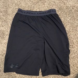 Under Armour Youth Xl athletic shorts.